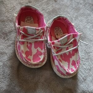 Hey Dude Kids Pink Camo Shoes